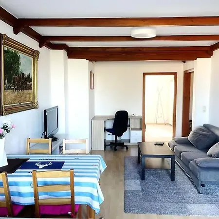 Messe, 2-bedroom Duplex With Kitchen And Garden * Dusseldorf