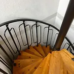 Duesseldorf Messe, 2-Bedroom Duplex Apartment With Kitchen And Garden