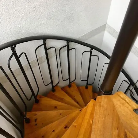 Messe, 2-bedroom Duplex With Kitchen And Garden Düsseldorf